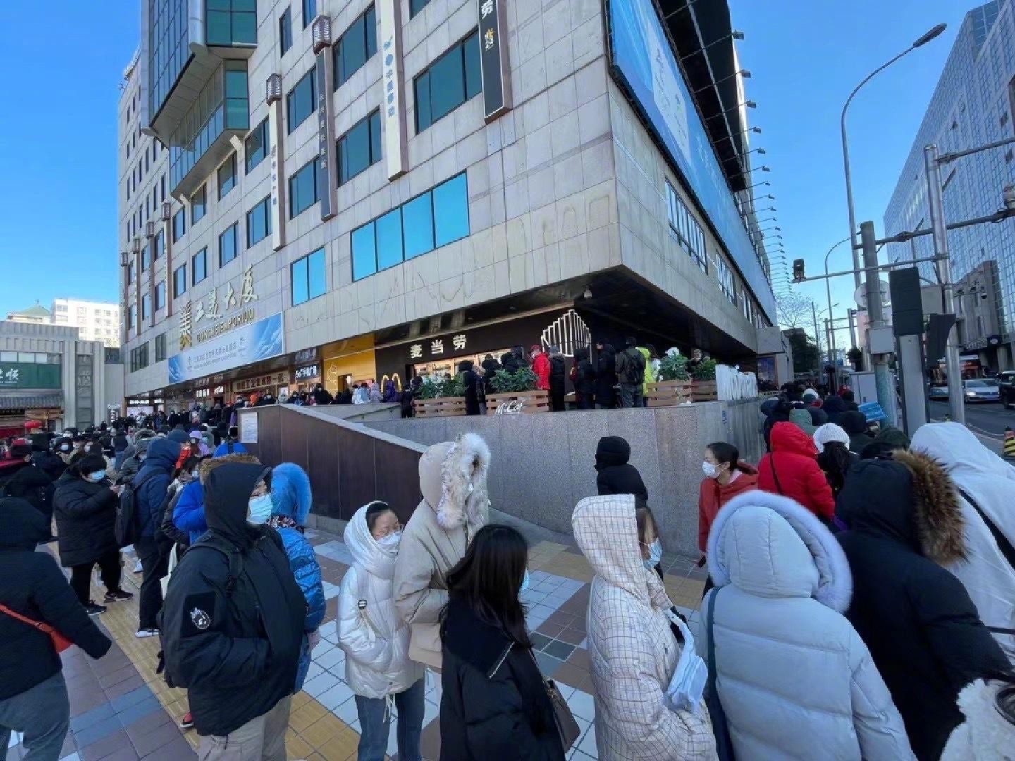 🎁安排！🏂人手一个冰墩墩～赶紧上车！⛷️