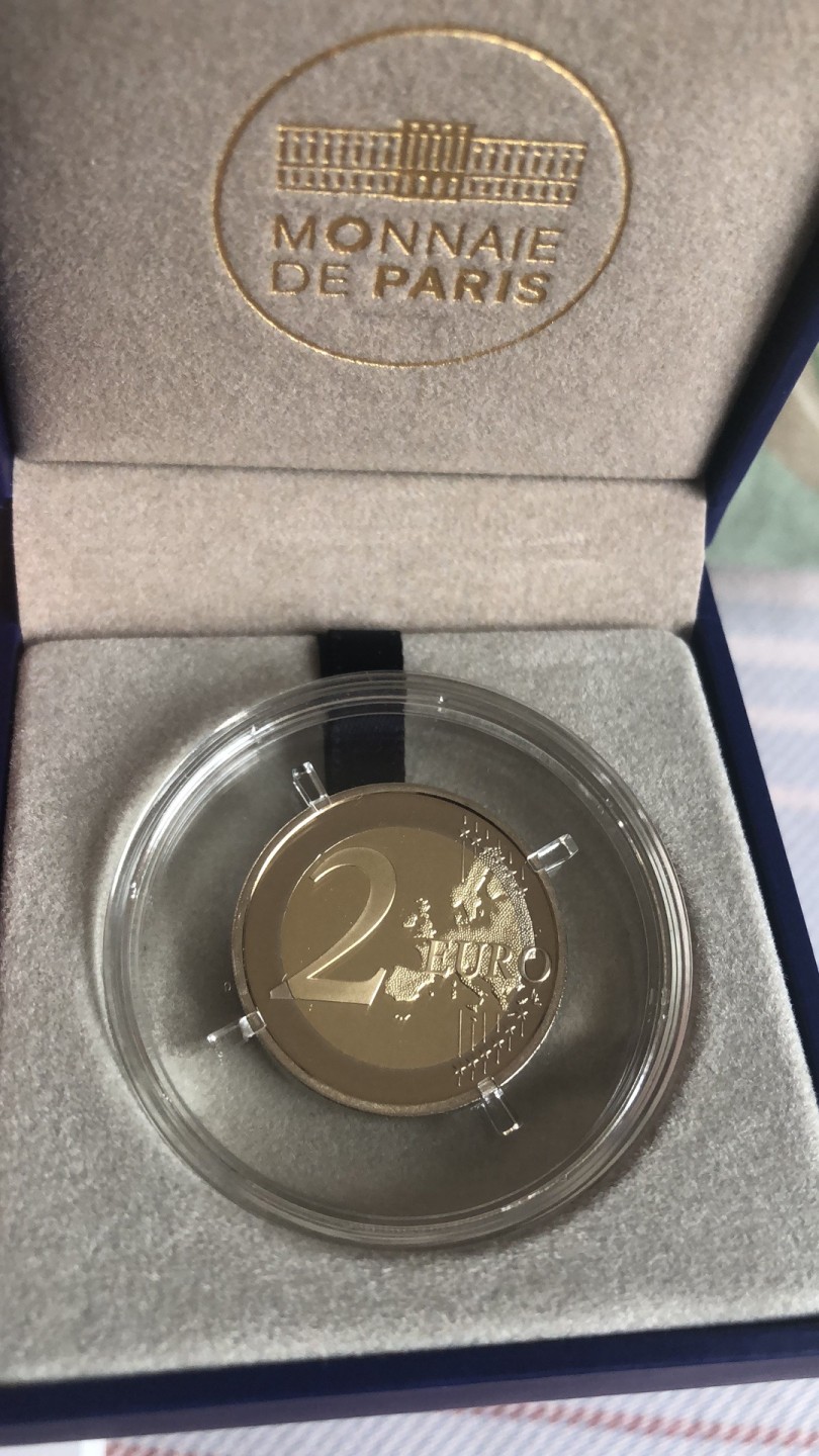 一枚足球纪念币，满满都是决赛现场的回忆！