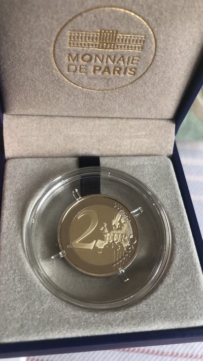 一枚足球纪念币，满满都是决赛现场的回忆！