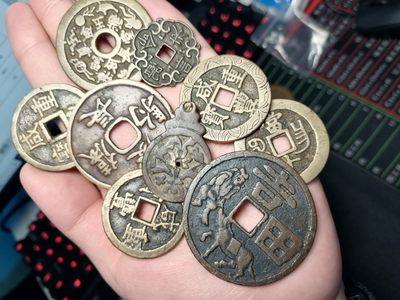 一入铜钱深似海，从此纸夹整箱买