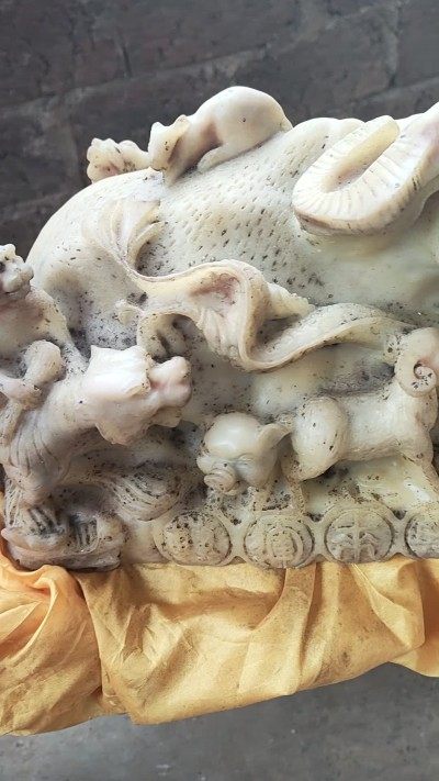 玉牛摆件