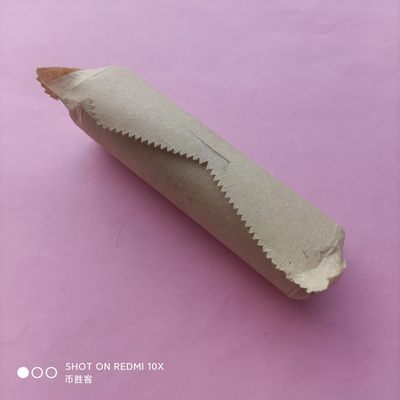 搬家的意外收获之三，😈
发现了整卷的鸡年纪念币，正好手头还有点小圆保护盒，都拆了装起来，😃