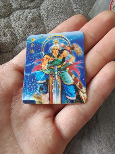 儿时的珍藏。有人看到物品落下泪来