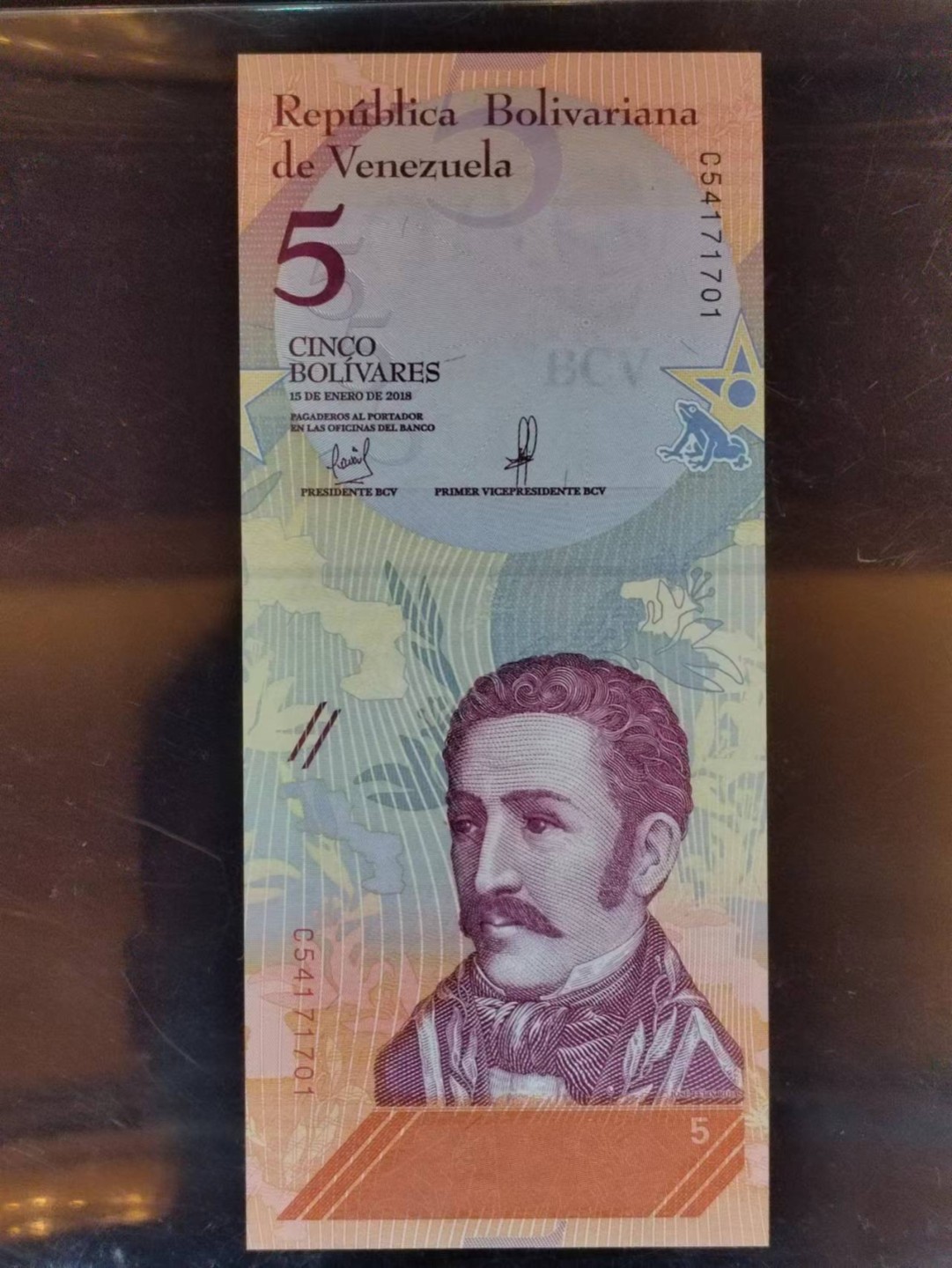 国际钱币展销会，人挺多，认识好多收藏大佬，麦稀奇的小姐姐挺热心，各种讲解！