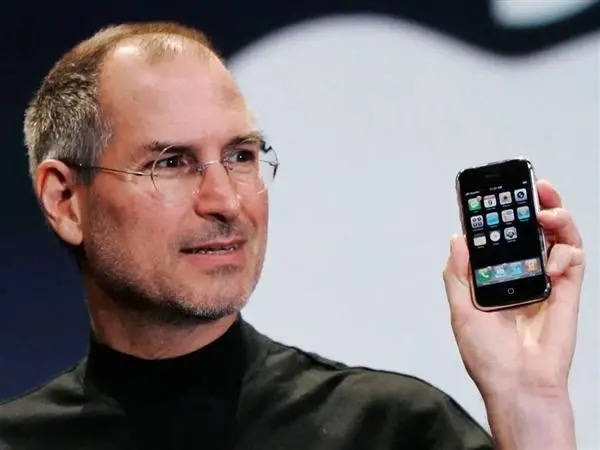 【未开箱初代iPhone以26万元成交】