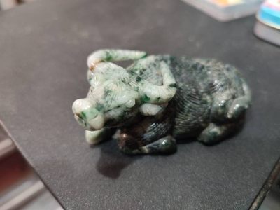 多年了前入手的翡翠牛