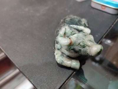 多年了前入手的翡翠牛