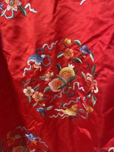 红色刺绣中国丝绸