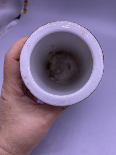 粉彩描金笔筒，尺寸13*6.5厘米，全品，品相如图，380包快递