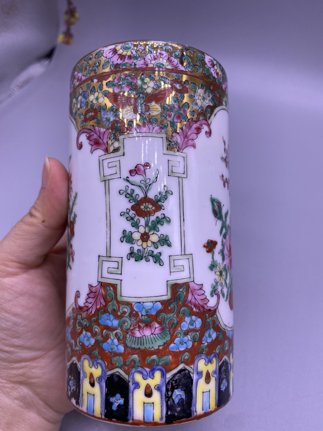 粉彩描金笔筒，尺寸13*6.5厘米，全品，品相如图，380包快递