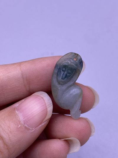 翡翠猴6个，尺寸2.3-3.5厘米，品相如图，400包快递