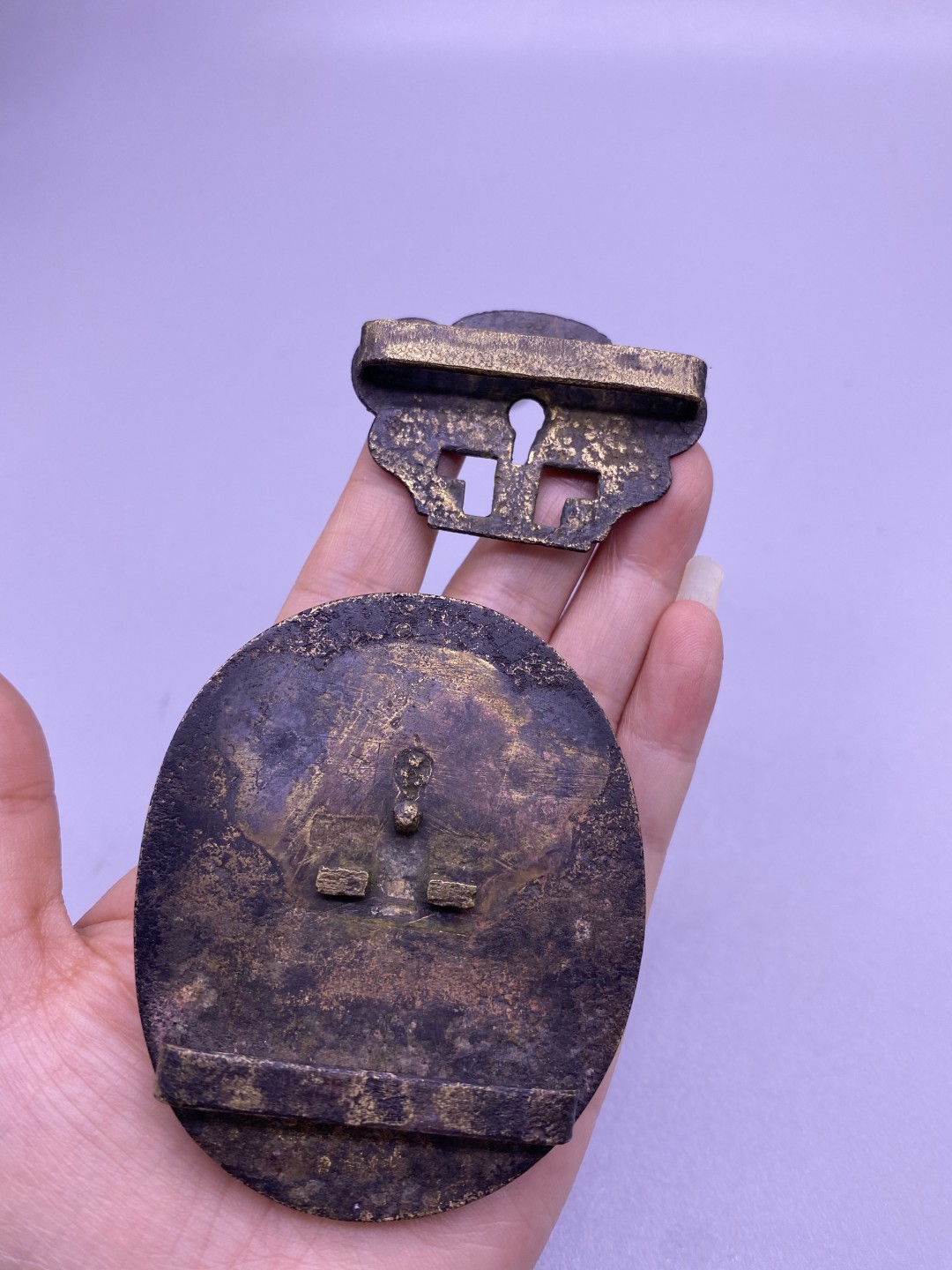 老铜代扣，尺寸7.2*6厘米，品相如图，850包快递