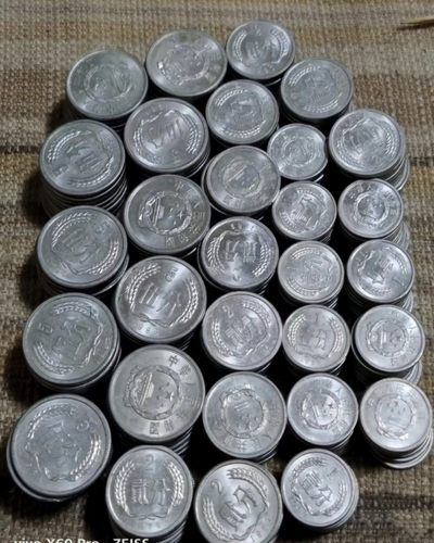 1分2分5分硬币各100枚，共300枚，流通好品。88元包邮非偏远。喜欢的拍下我马上按排发货。保真，假一罚三。客服电话：13758104516