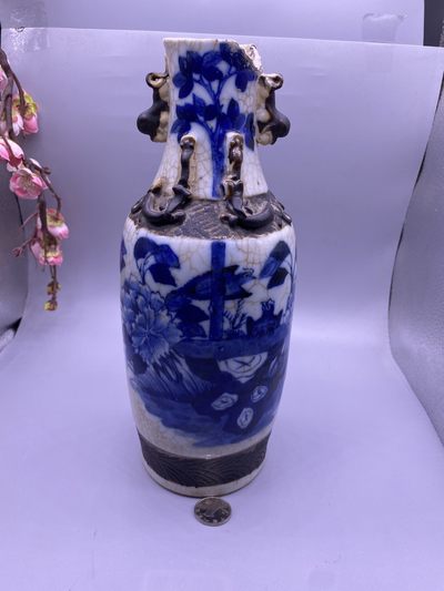 清代哥釉花鸟瓶，尺寸29厘米，口沿有残，品相如图，600包快递