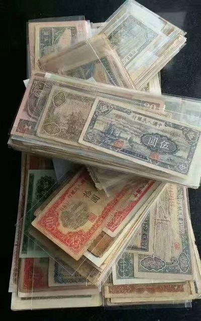 人民币收藏
岁月沉淀了它的价值
稀有张显了它的珍贵
品相决定了它的生命