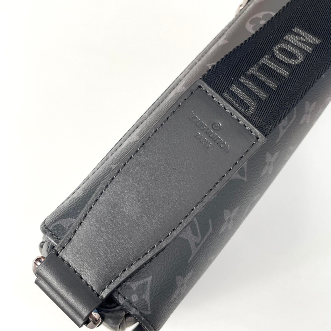 本人只做专柜品质，原单货。招代理，识货请加男表包13690322266或者包包13709663586分享更多LV、gucci、巴宝莉、爱马仕、普拉达、阿玛尼、香奈儿、范思哲、纪梵希、巴利、mcm、菲拉格慕、miumiu等品牌包包、钱包、衣服、眼镜、皮带手表、围巾丝巾资讯