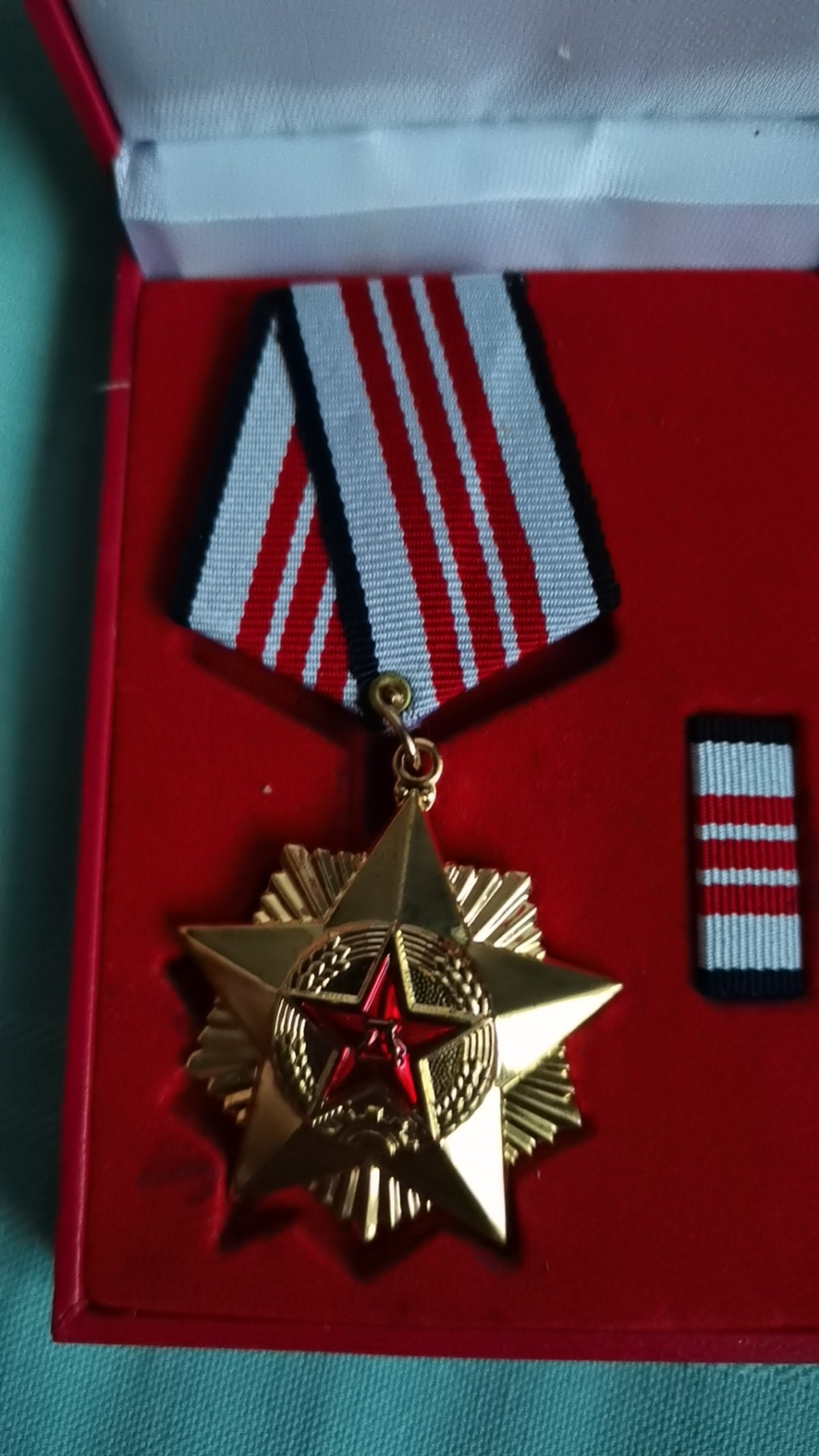 皮盒三等功奖章