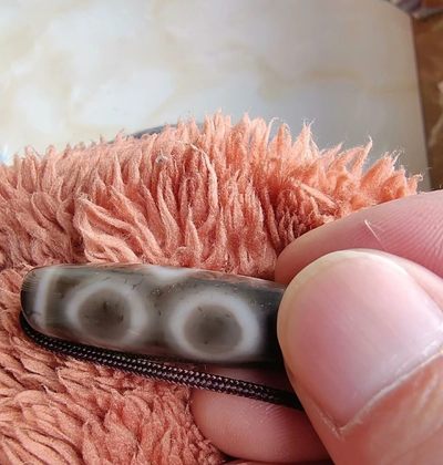 至纯三眼天珠
灰皮绝绝子