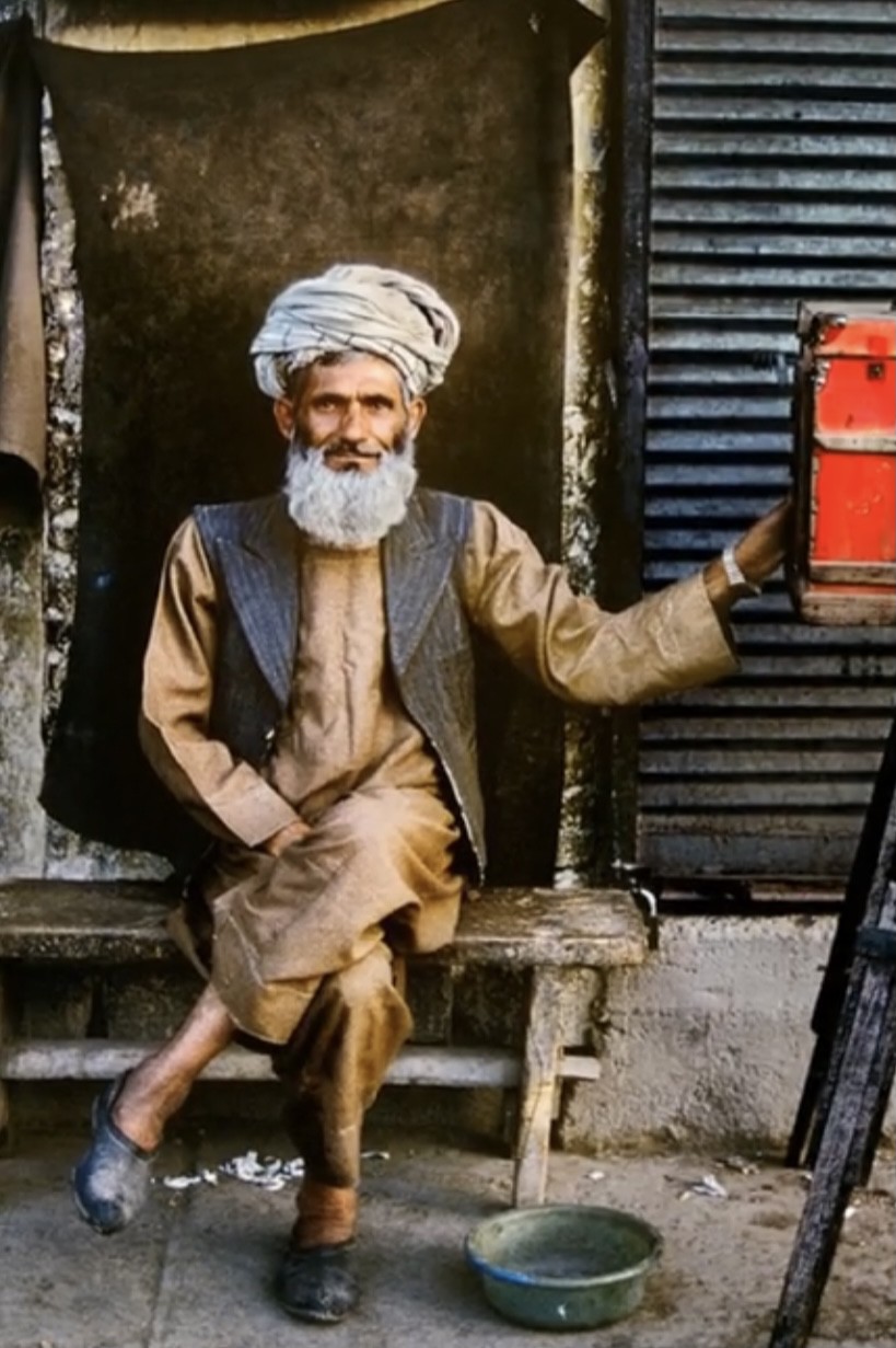 阿富汗油画，世上第一张油画在这里！