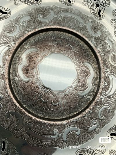 加拿大带回，19世纪，伯爵贵族铜镀银盘，有轻微露铜痕迹。直径23.5cm