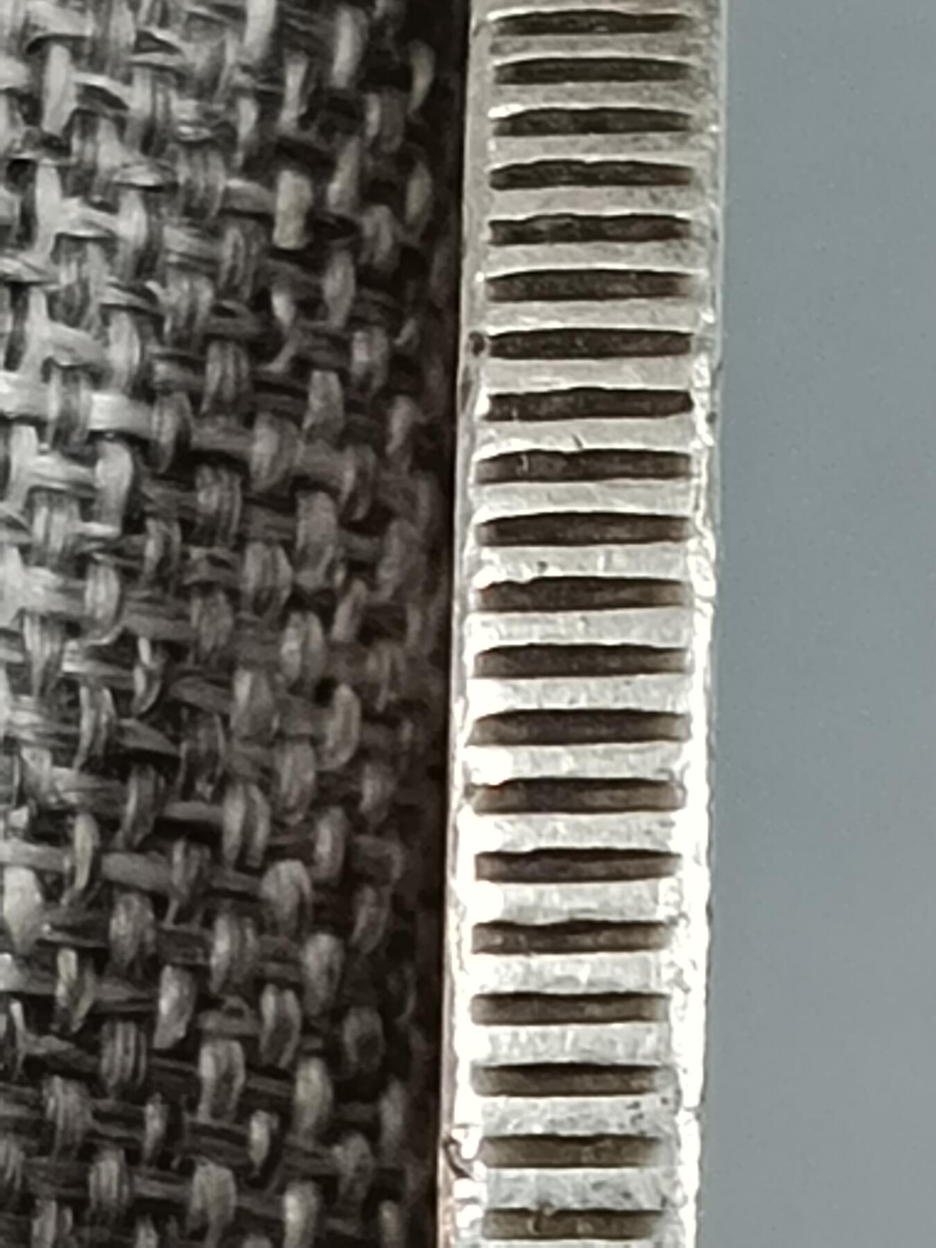 左燕尾三年袁大头