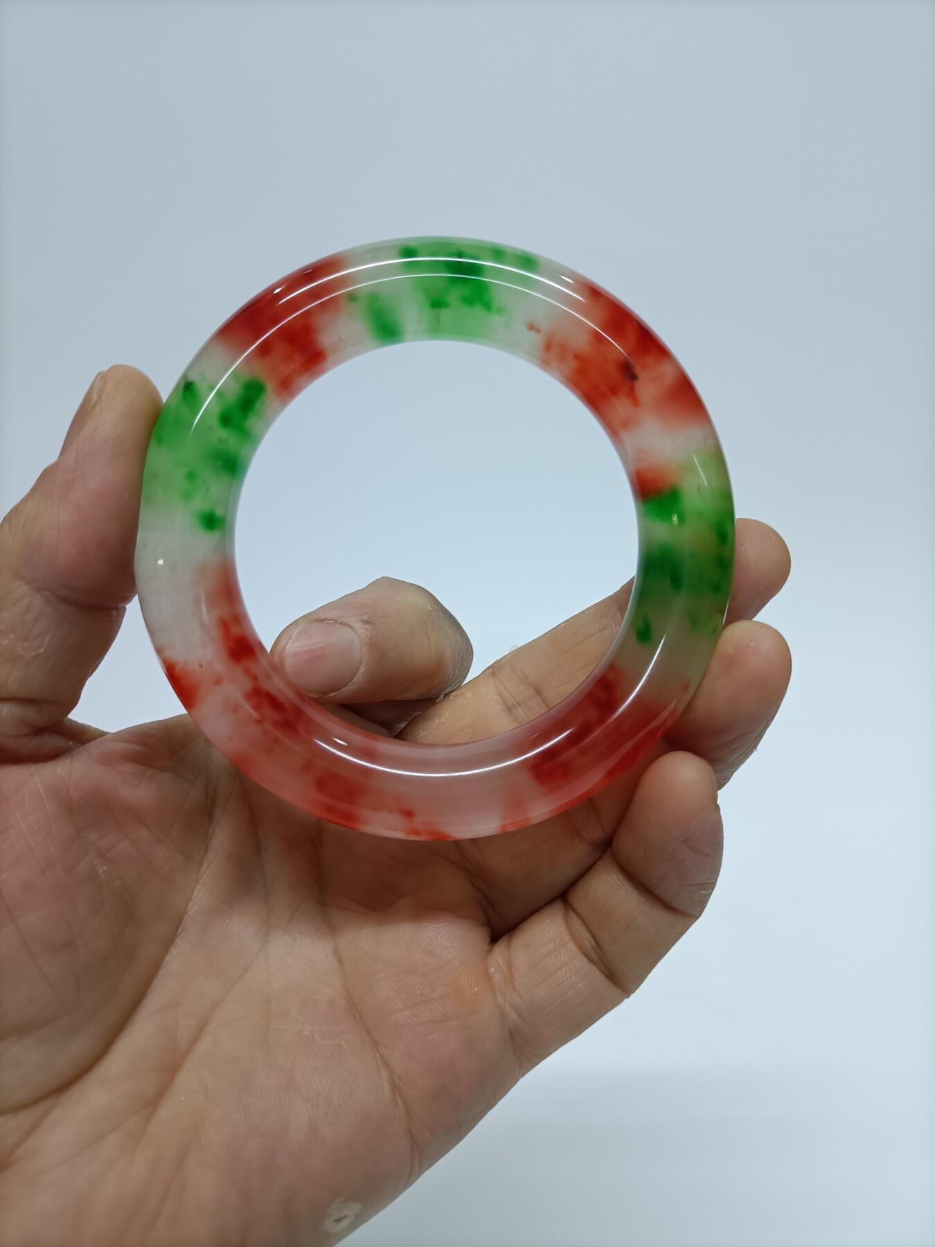 旧藏天然翡翠胭脂红圆条手镯