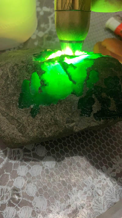 翡翠原石，收藏级别，冰阳绿