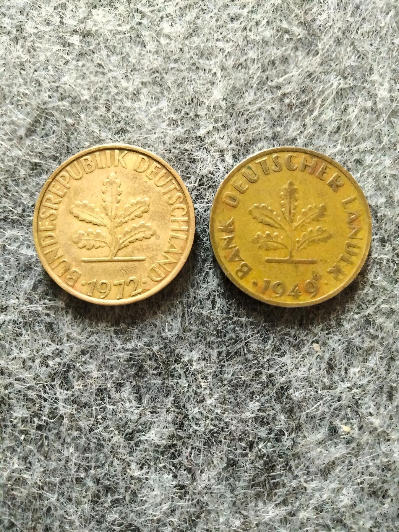 （西德1949–1990）
1949年开国辅币10芬尼一枚   
1972年10芬尼一枚