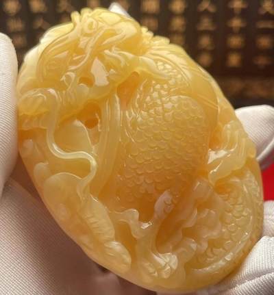 海底黄玉，懂的来，海里的东西