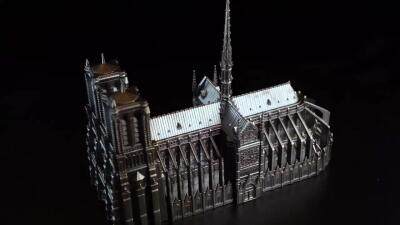 【视频欣赏】喀麦隆2024年巴黎圣母院大型立体3D银币，钱币面值3000法郎，925银10盎司，规格为120/96/48毫米，发行77枚。感兴趣的朋友欢迎关注后续国内发售信息。