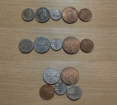 英国老年女王盾牌硬币