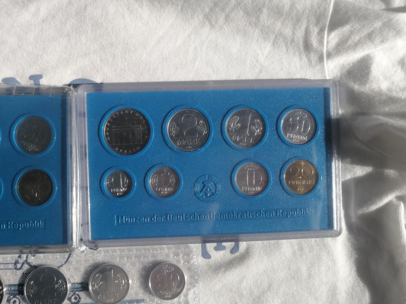 东德官方套币 mint set ～1979，1982及1989年，