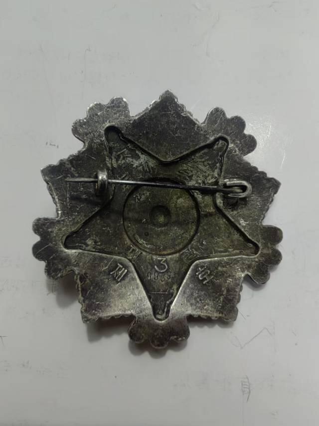 朝鲜像章勋章我很喜欢的一些藏品