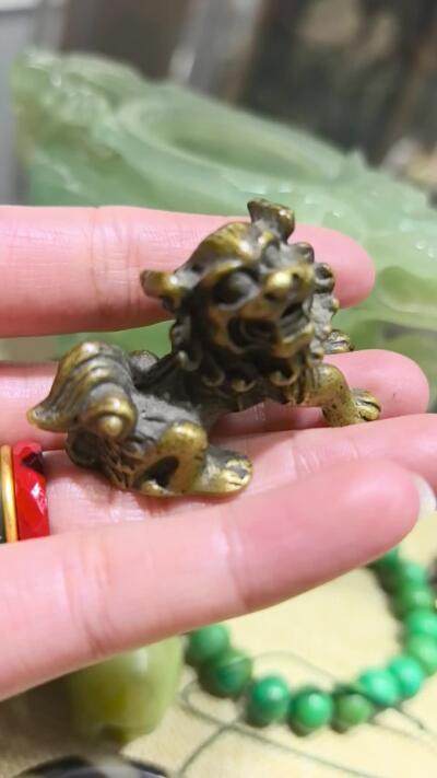旧藏老铜狮子小摆件全品尺寸:5.1*3.4*2.2cm克重:70.6g
