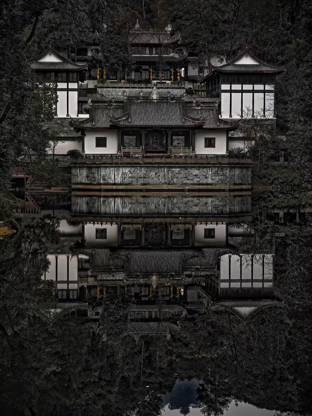 闪现青城山