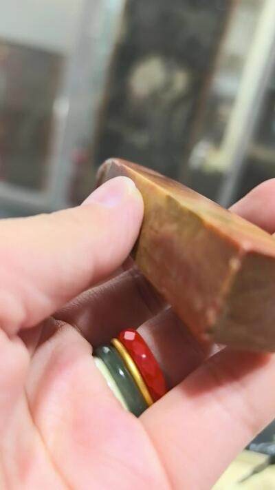 旧藏寿山石印章，品相如图所示，尺寸:7.4*1.6cm