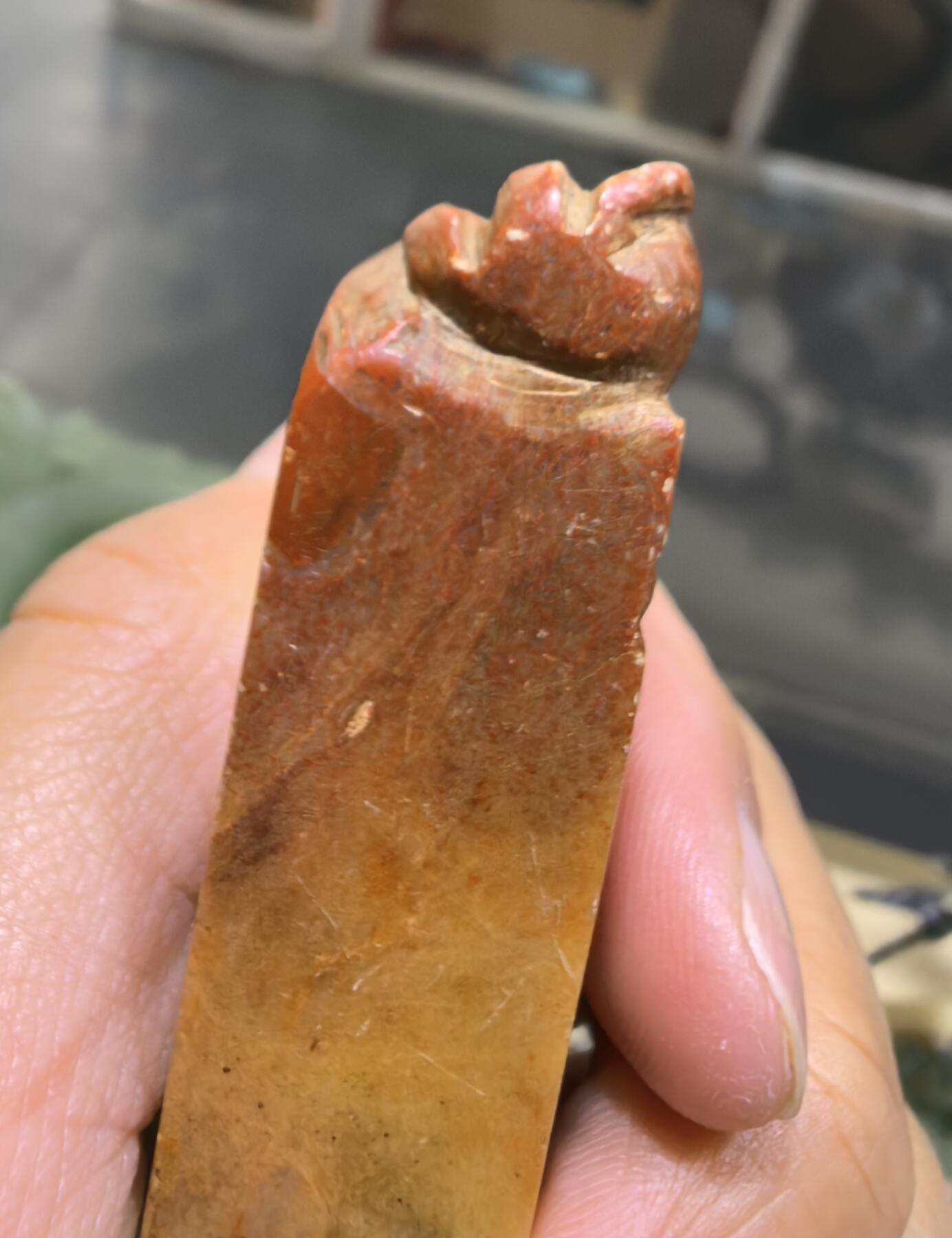 旧藏寿山石印章，品相如图所示，尺寸:7.4*1.6cm