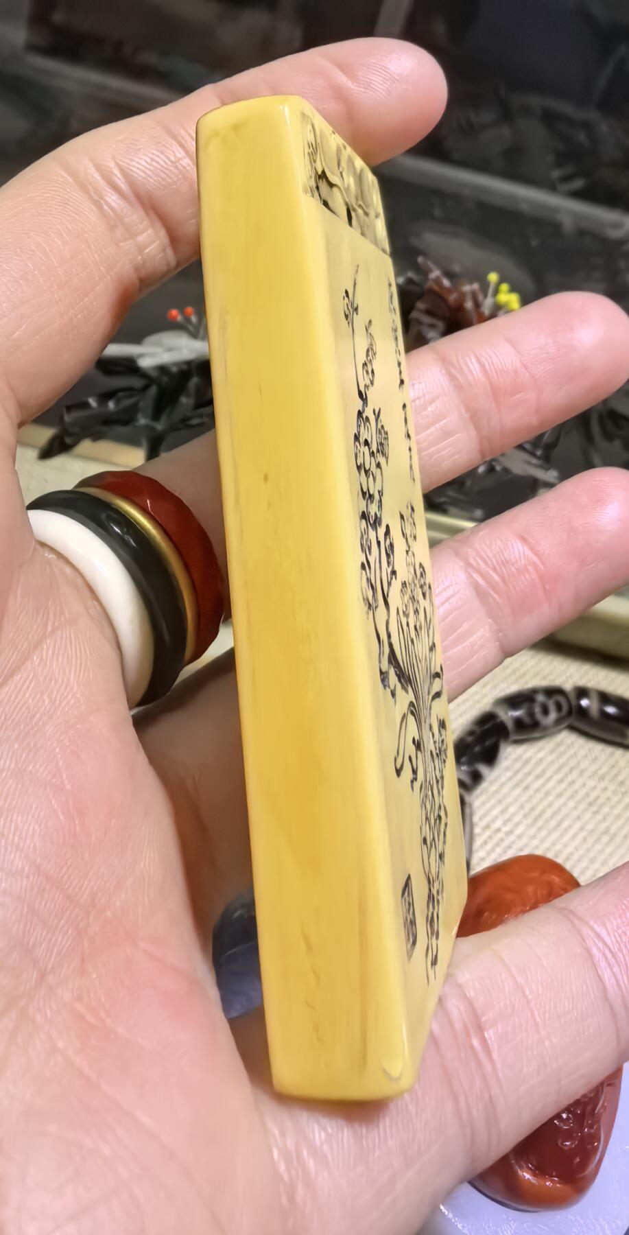 旧藏老印章，可见岁月包浆。尺寸:7.1*3.1*0.9cm克重:34.1g