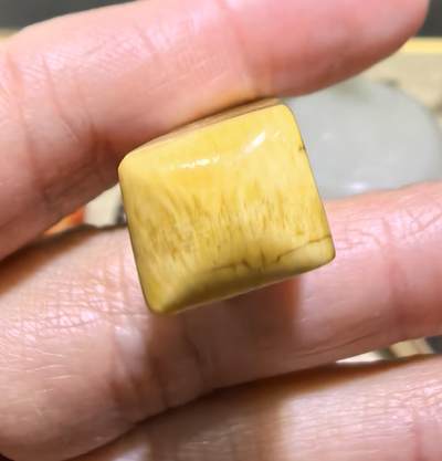 老印章全品，表面微笑，尺寸:6.8*0.9*1.1cm克重:11.g