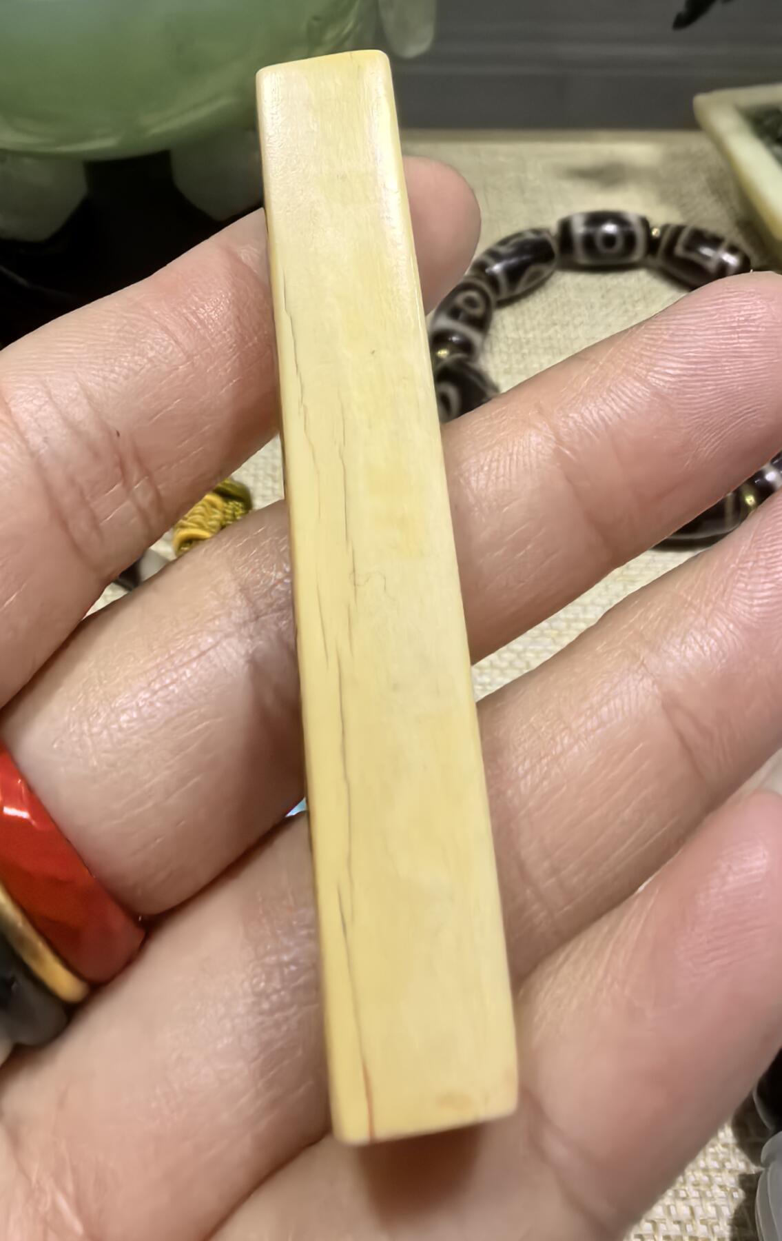 老猛犸印章，可见天然微笑，尺寸:6.0*1.0*1.1cm克重:10.6g