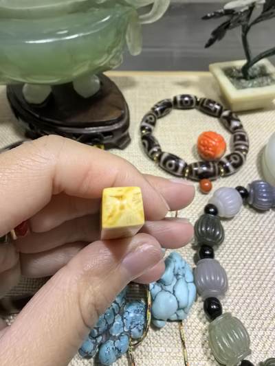 旧藏老印章全品如图，尺寸:5.2*1.0*0.9cm克重:7.7g