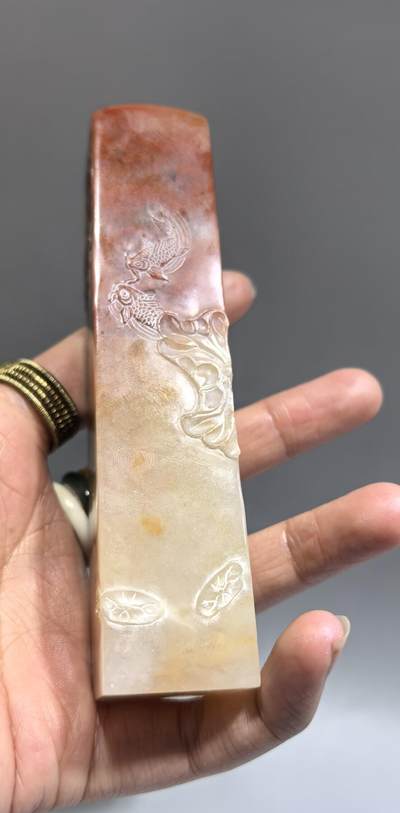 寿山石印章全品如图所示，尺寸:11.8*2.5cm