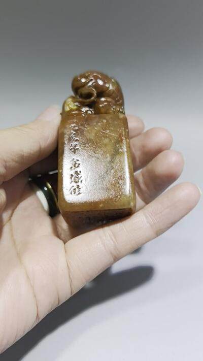 寿山石印章名家款，金城画家私印，全品如图，尺寸:6.1*2.8*2.6cm