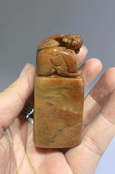 寿山石印章名家款，金城画家私印，全品如图，尺寸:6.1*2.8*2.6cm