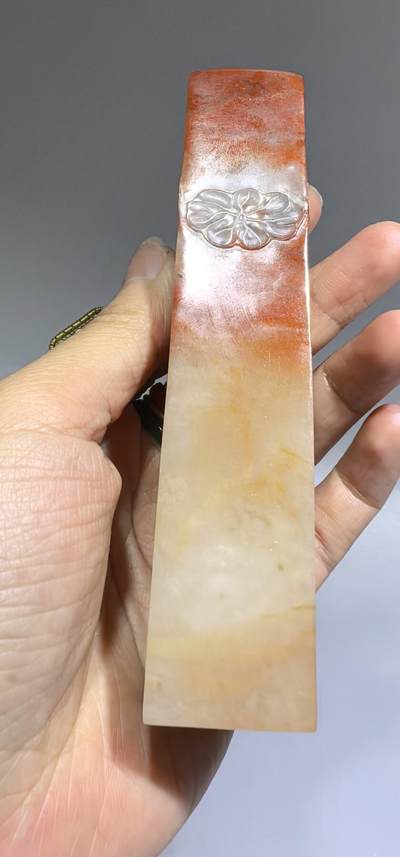 寿山石印章全品如图所示，尺寸:11.8*2.5cm