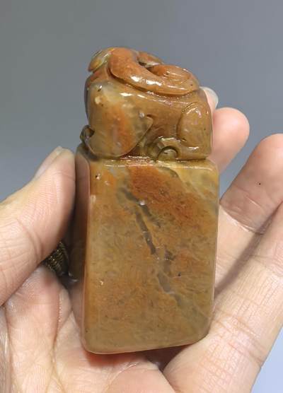 寿山石印章名家款，金城画家私印，全品如图，尺寸:6.1*2.8*2.6cm