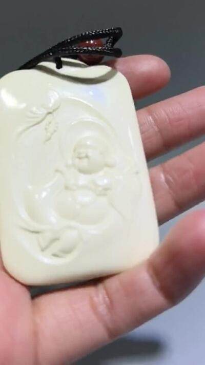 猛犸弥勒佛吊坠挂件男女款，结构致密。尺寸:5.9*3.7*0.8cm克重:19.7g