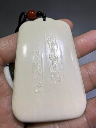 猛犸弥勒佛吊坠挂件男女款，结构致密。尺寸:5.9*3.7*0.8cm克重:19.7g