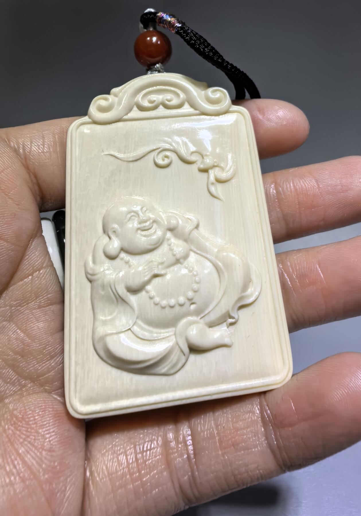 猛犸吊坠挂件男女款，大肚容天下，笑口常开，精雕细琢，料子油润细腻，尺寸:6*3.8*0.9cm克重:22g