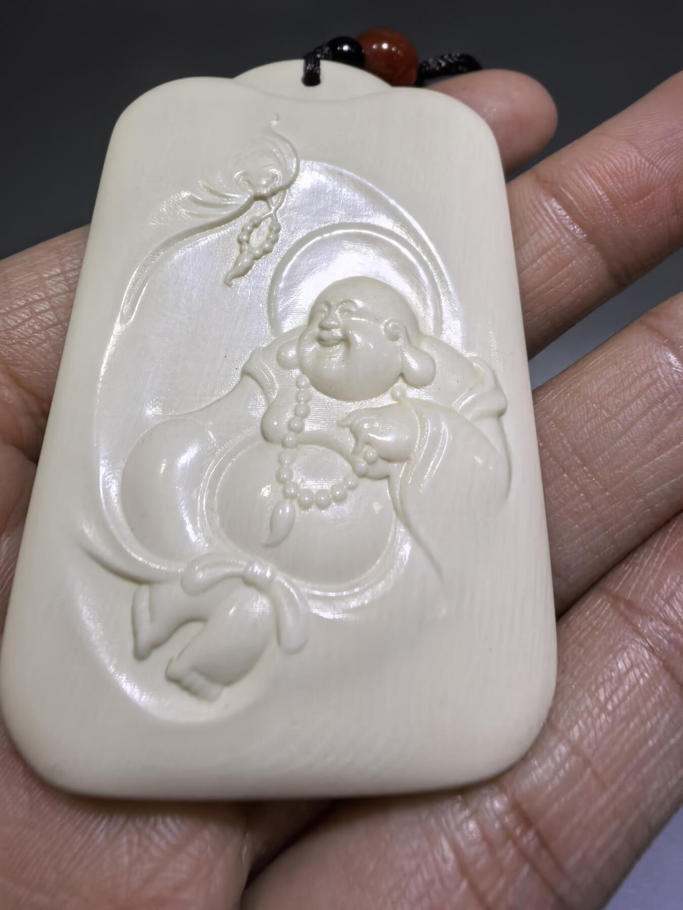 猛犸弥勒佛吊坠挂件男女款，结构致密。尺寸:5.9*3.7*0.8cm克重:19.7g